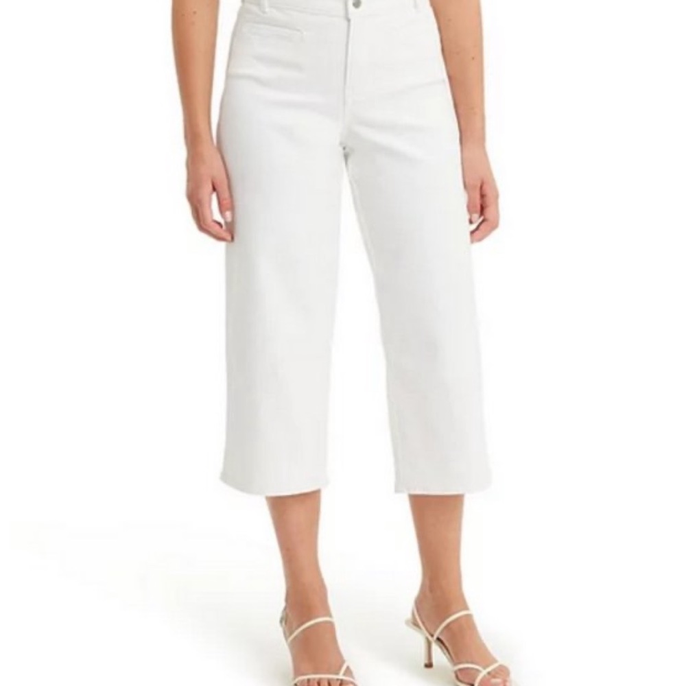 Levi’s Classic Wide Leg Crop Jeans